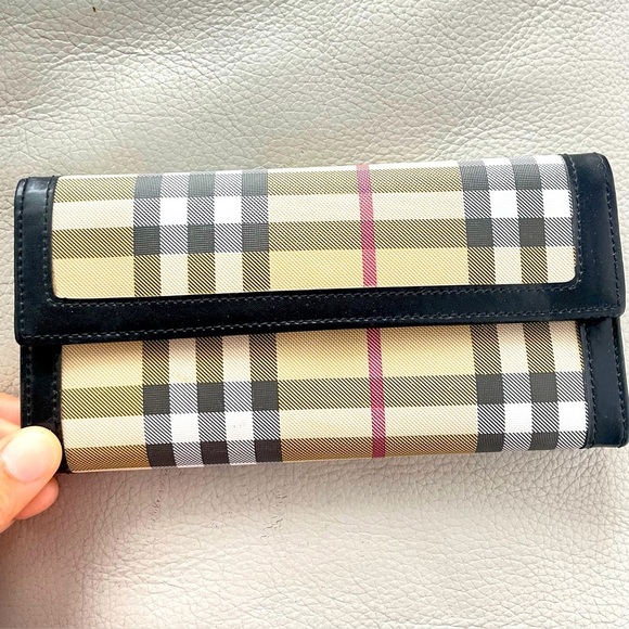 WALLET BIFOLD GORGEOUS LEATHER CLASSIC PATTERN - Picture 1 of 10